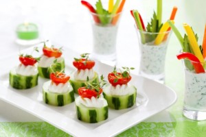 christmas-appetizers-ideas-cucumbers-cherry-tomatoes-cream-cheese