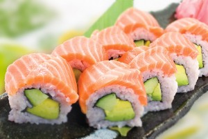 salmon-avocado-roll-sushi